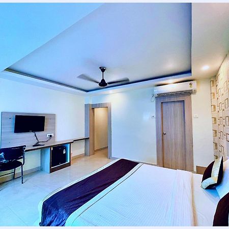 Hotel Aparna Grand Near Ram Janam Bhoomi And Temple - Fully Air Conditioned - Free Wifi Available - Best Budget Hotel In Ayodhya Bagian luar foto
