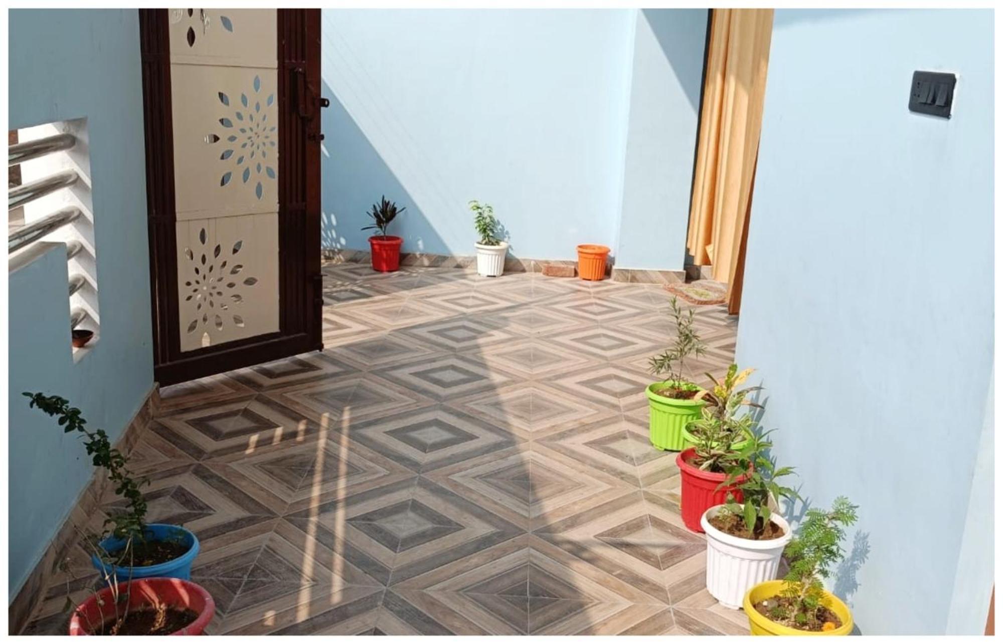 Hotel Aparna Grand Near Ram Janam Bhoomi And Temple - Fully Air Conditioned - Free Wifi Available - Best Budget Hotel In Ayodhya Bagian luar foto
