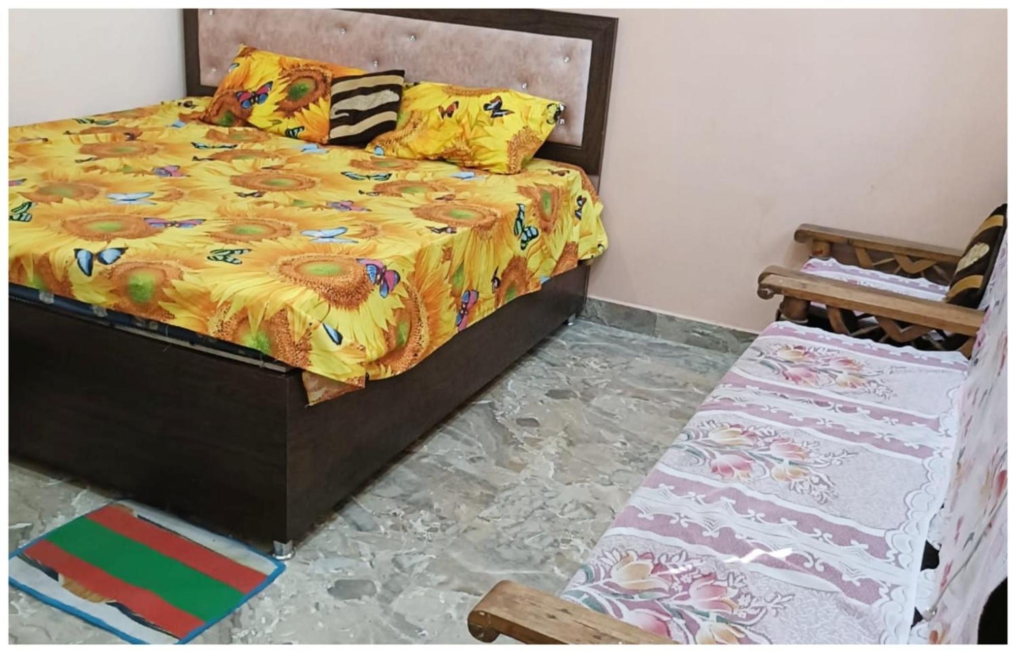 Hotel Aparna Grand Near Ram Janam Bhoomi And Temple - Fully Air Conditioned - Free Wifi Available - Best Budget Hotel In Ayodhya Bagian luar foto